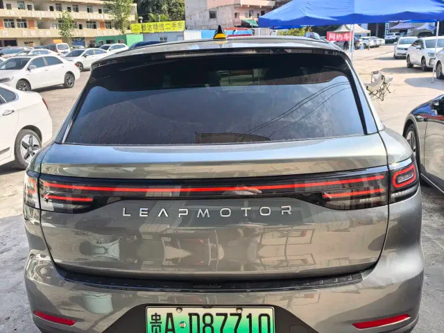 Leapmotor C11 — Фото автомобиля 5