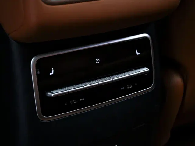 Li Auto L7 — Фото автомобиля 17