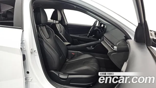 Hyundai AVANTE Новый Avante (CN7) — Фото автомобиля 10