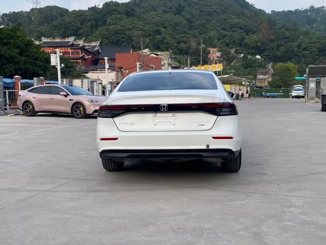 Honda Accord — Фото автомобиля 6