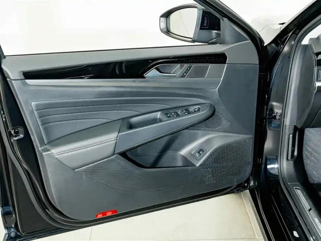 Volkswagen Passat — Фото автомобиля 17