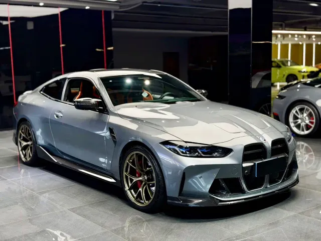 BMW M4 — Фото автомобиля 3