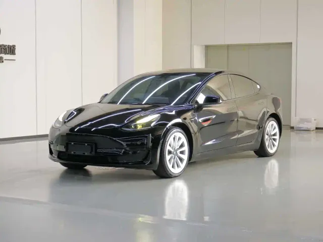 Фотография автомобиля — Tesla Model 3