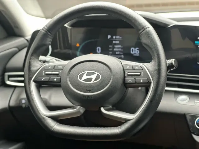 Hyundai Elantra 2023 Model 1.5L CVT LUX Premium Edition — Фото автомобиля 14