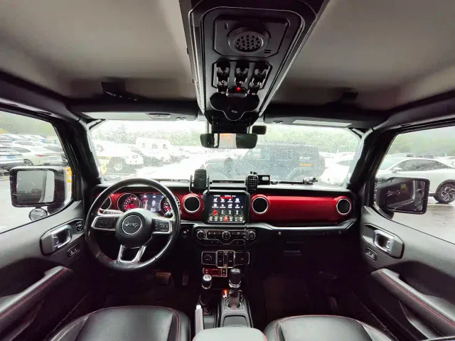 Jeep Wrangler — Фото автомобиля 9