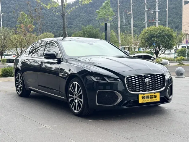 Jaguar XFL — Фото автомобиля 3