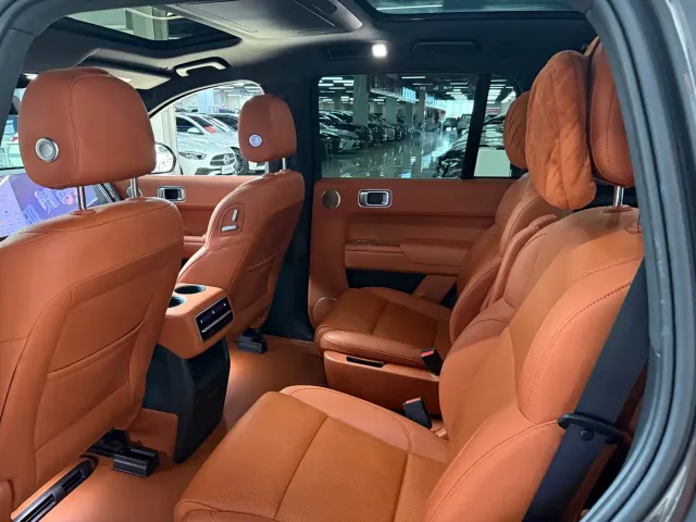 Li Auto L8 — Фото автомобиля 6