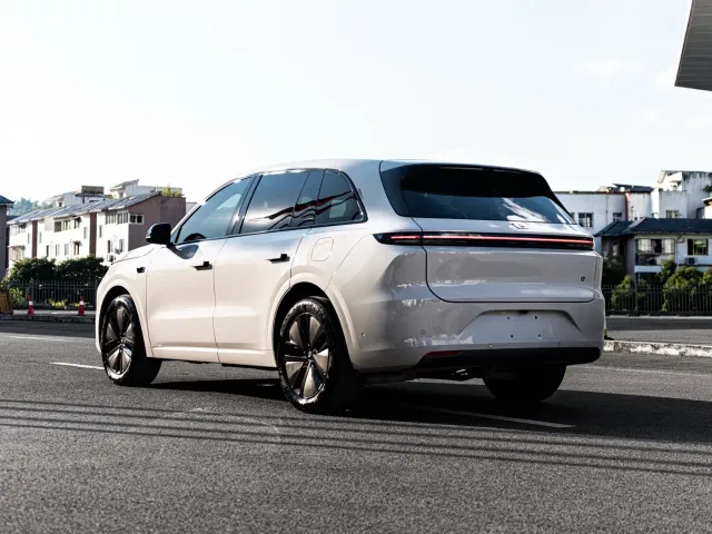 Li Auto L6 — Фото автомобиля 4
