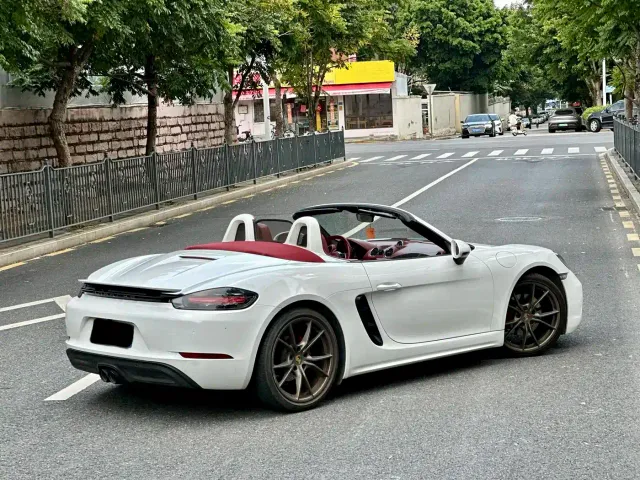 Porsche 718 — Фото автомобиля 9