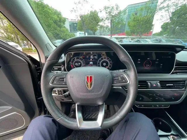 Hongqi HS5 — Фото автомобиля 9