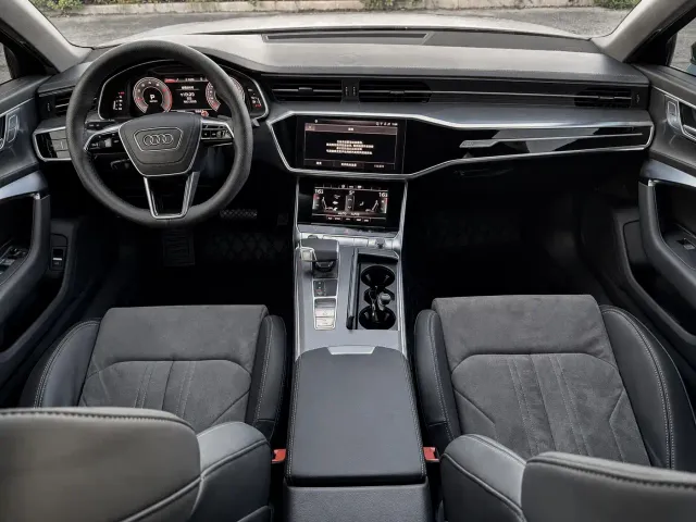 Audi A6L — Фото автомобиля 11