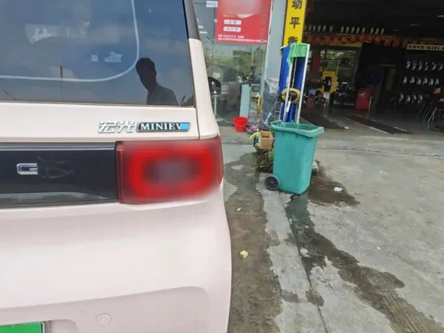 Wuling Hongguang Mini EV — Фото автомобиля 6