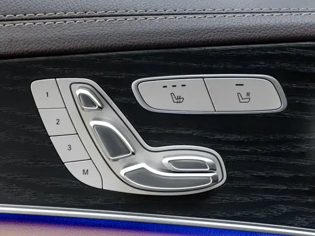 Mercedes-Benz E-Class — Фото автомобиля 22