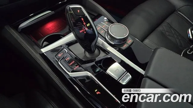 BMW 5 Series G30 — Фото автомобиля 9