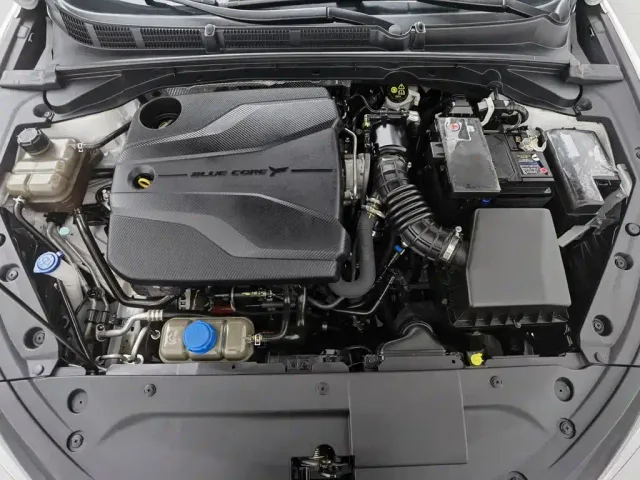 Changan Eado — Фото автомобиля 6