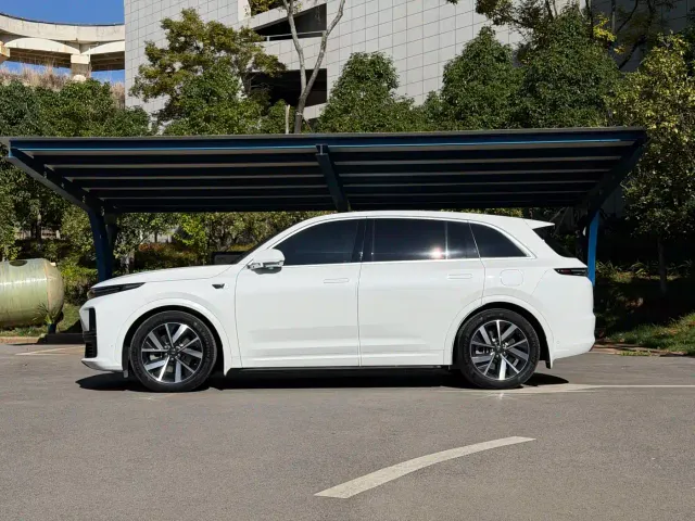Li Auto L7 — Фото автомобиля 7