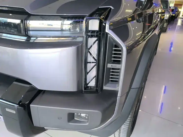 iCAR 03T — Фото автомобиля 23