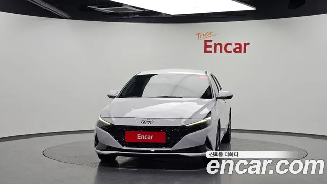 Hyundai AVANTE Avante (CN7) — Фото автомобиля 3