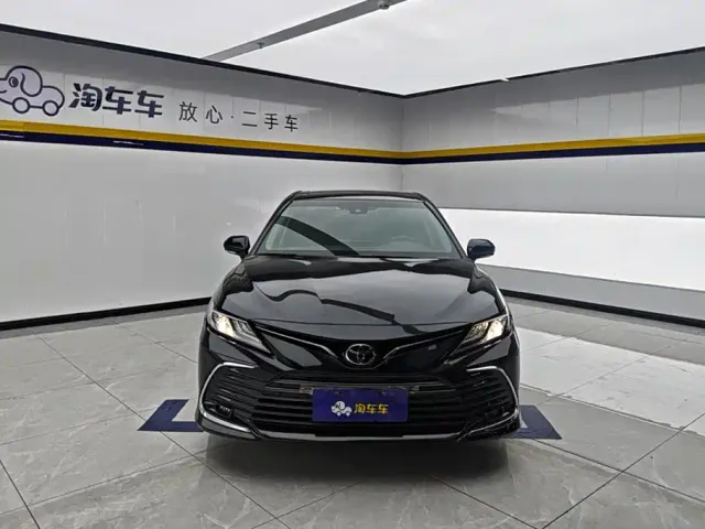 Toyota Camry — Фото автомобиля 2