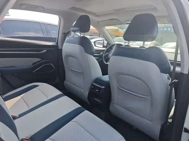 Geely Emgrand — Фото автомобиля 7