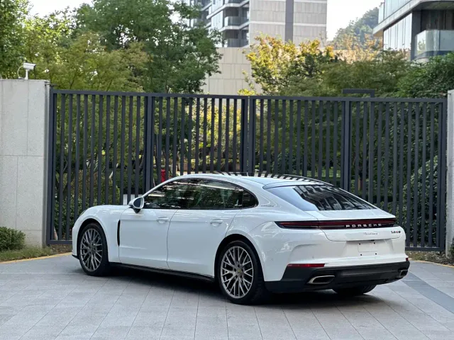 Porsche Panamera — Фото автомобиля 6