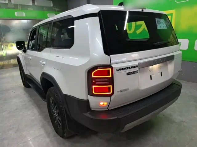 Toyota Prado — Фото автомобиля 4