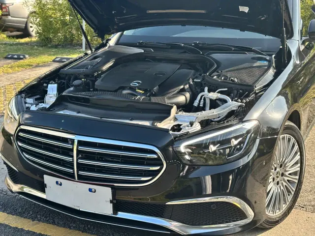 Mercedes-Benz E-Class — Фото автомобиля 5