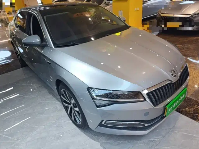 Skoda Superb — Фото автомобиля 3