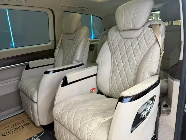 Mercedes-Benz V-Class — Фото автомобиля 11
