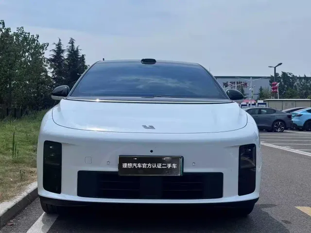 Li Auto i6 — Фото автомобиля 3