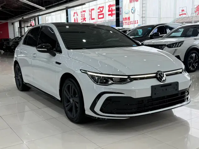 Volkswagen Golf — Фото автомобиля 2