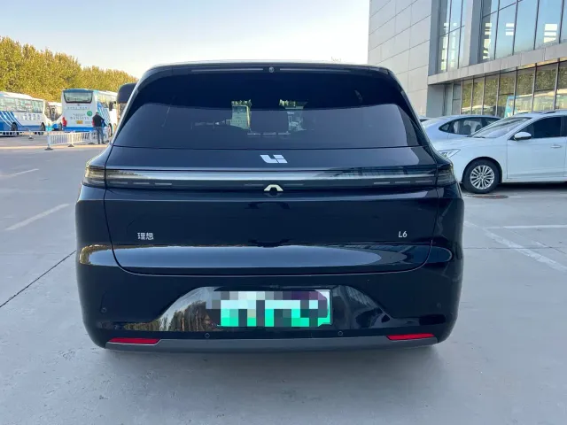 Li Auto L6 — Фото автомобиля 8