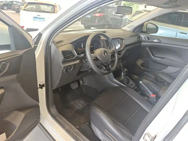 Volkswagen T-Cross — Фото автомобиля 15
