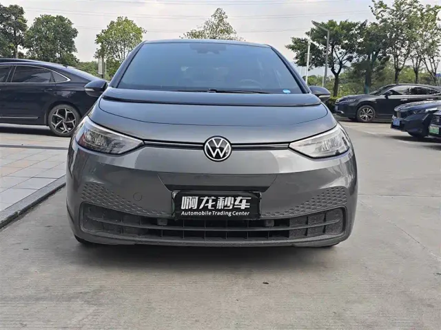 Volkswagen ID.3 — Фото автомобиля 2