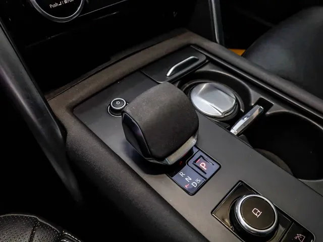Land Rover Discovery — Фото автомобиля 12