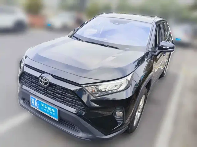 Фотография автомобиля — Toyota RAV4