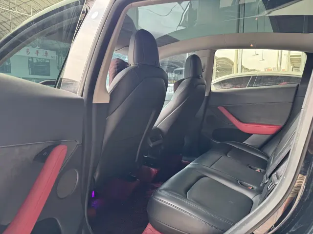 Tesla Model Y — Фото автомобиля 7