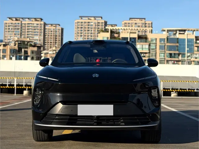 Nio ES8 — Фото автомобиля 2