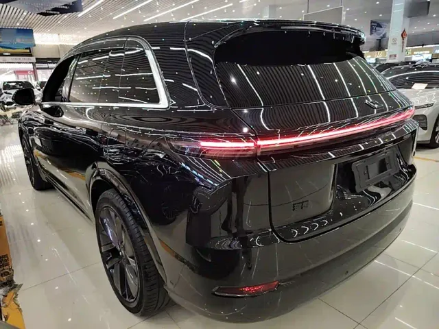 Li Auto L7 — Фото автомобиля 4