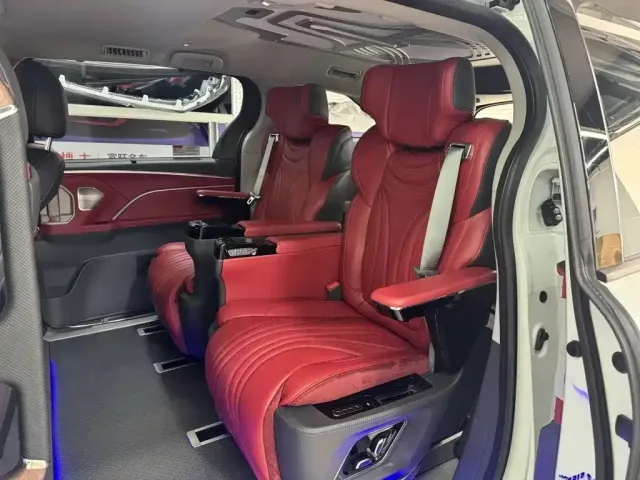 Toyota Sienna — Фото автомобиля 18