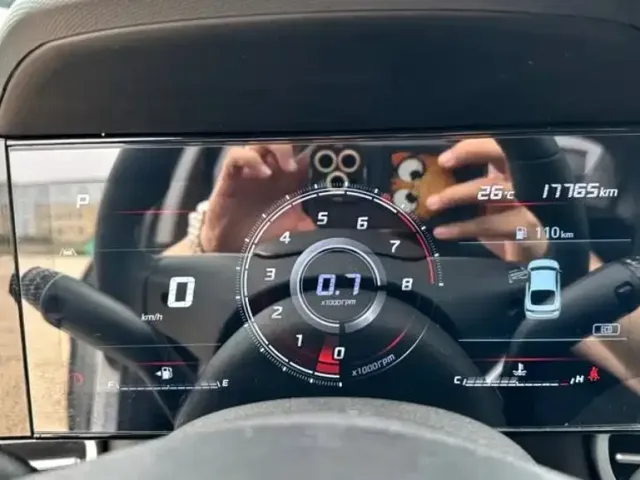 Hyundai Elantra 2022 1.5L CVT LUX Premium Edition — Фото автомобиля 12