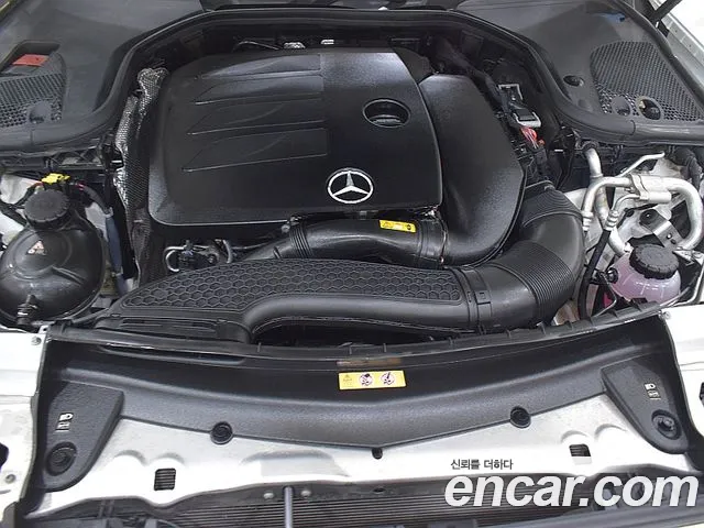 Mercedes-Benz E-Class — Фото автомобиля 19