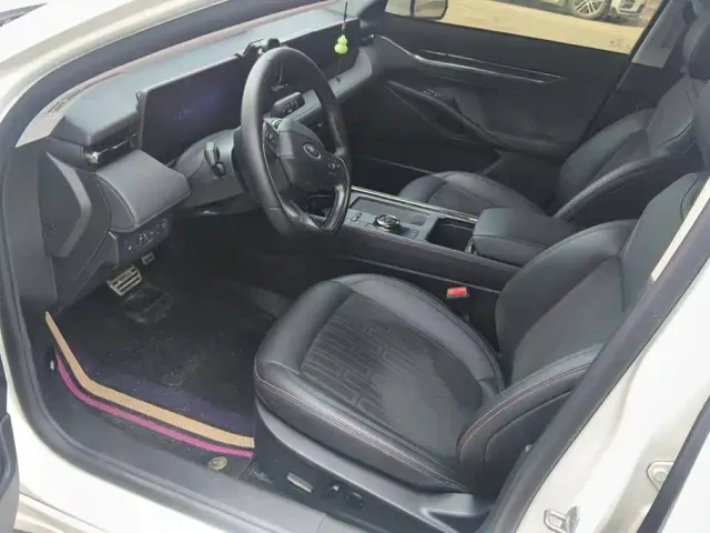 Ford Mondeo — Фото автомобиля 9