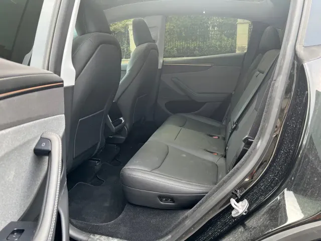 Tesla Model Y — Фото автомобиля 8