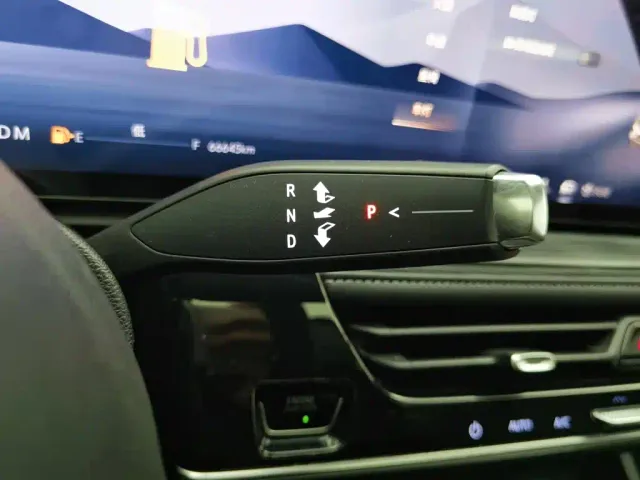 Buick LaCrosse — Фото автомобиля 13