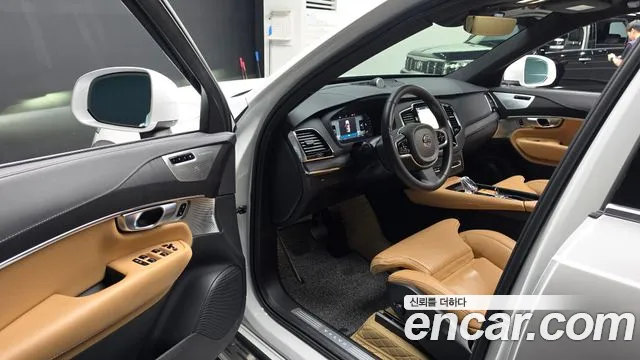 Volvo XC90 — Фото автомобиля 15