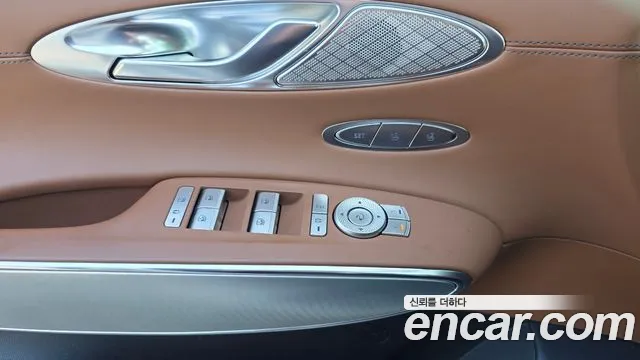 Genesis GV70 — Фото автомобиля 30