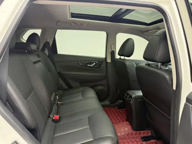 Nissan X-Trail — Фото автомобиля 10