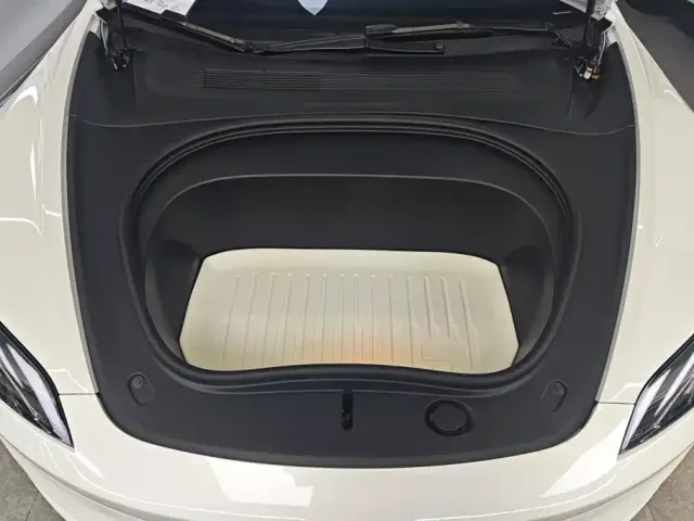 Tesla Model 3 2025 Model Year Facelift Rear-Wheel Drive — Фото автомобиля 10