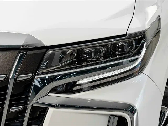 Toyota Alphard — Фото автомобиля 4